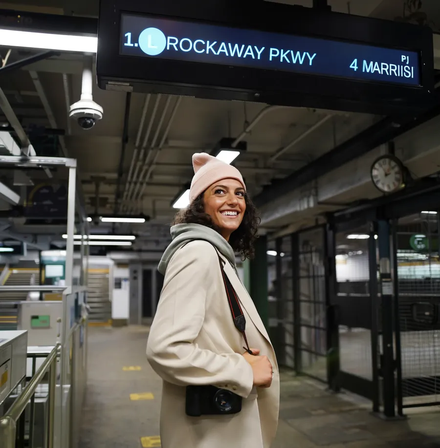 Passageira na estação de metrô